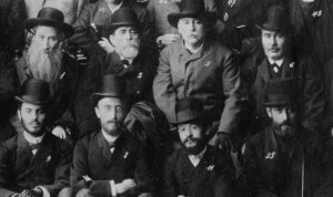 ר' שמואל ברבש (מימין למעלה), הרב מוהליבר ופעילים נוספים בחובבי ציון